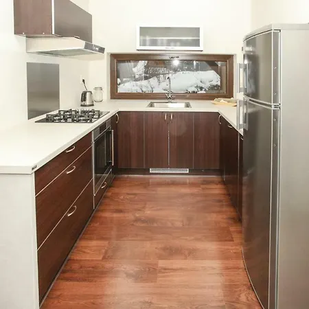 Three-bedroom Holiday In Oscadnica